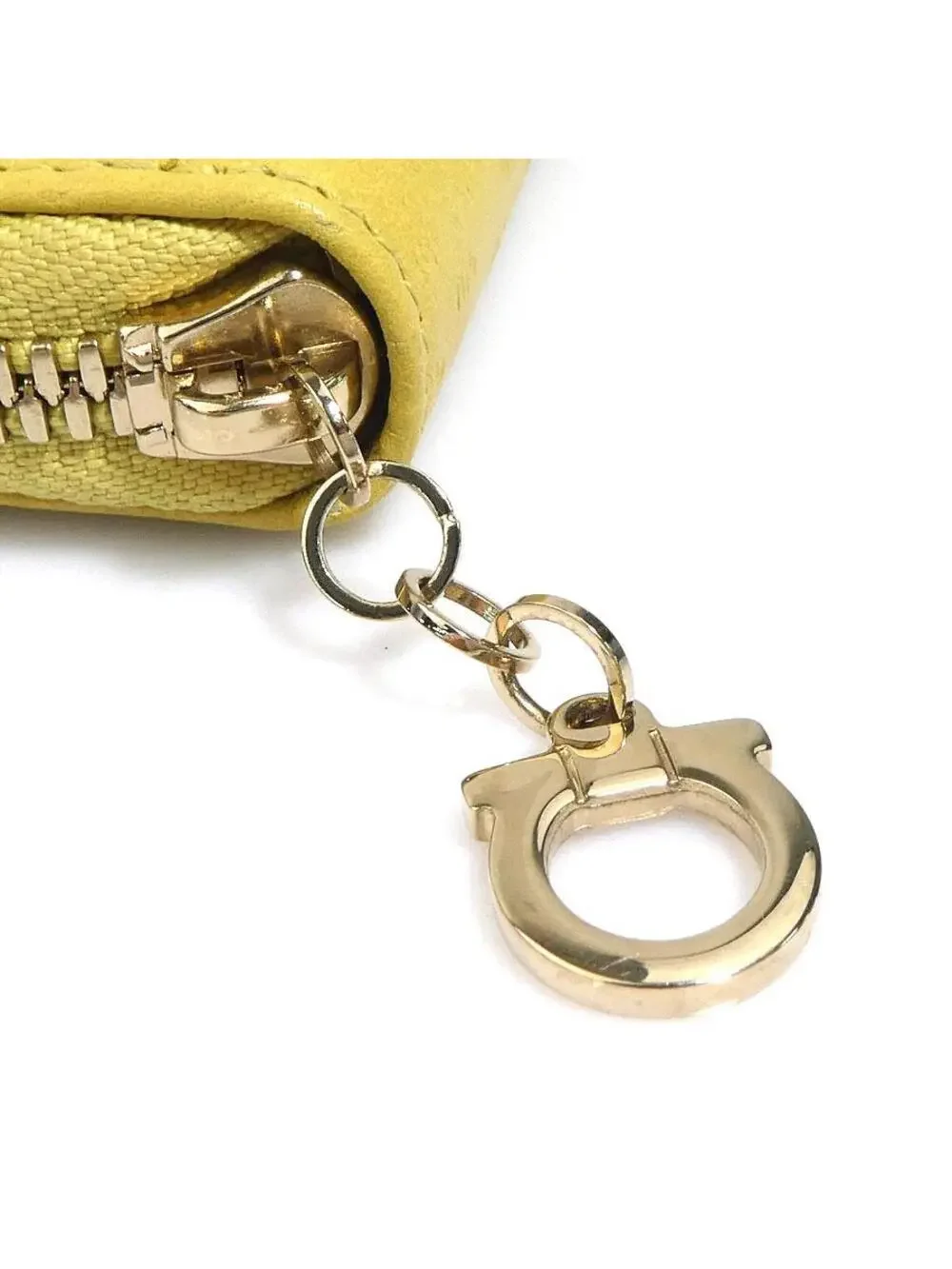 Auth Salvatore Ferragamo Gancini Bifold #280359S16B